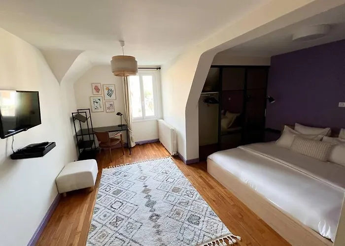 Le Gite De La Poterne, Maison En Bordure Du Serein